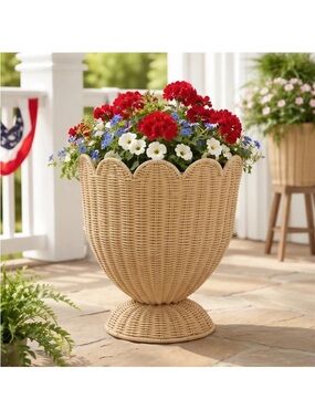 My Texas House Hand Woven Scalloped Patriotic Planter 14in x 12in